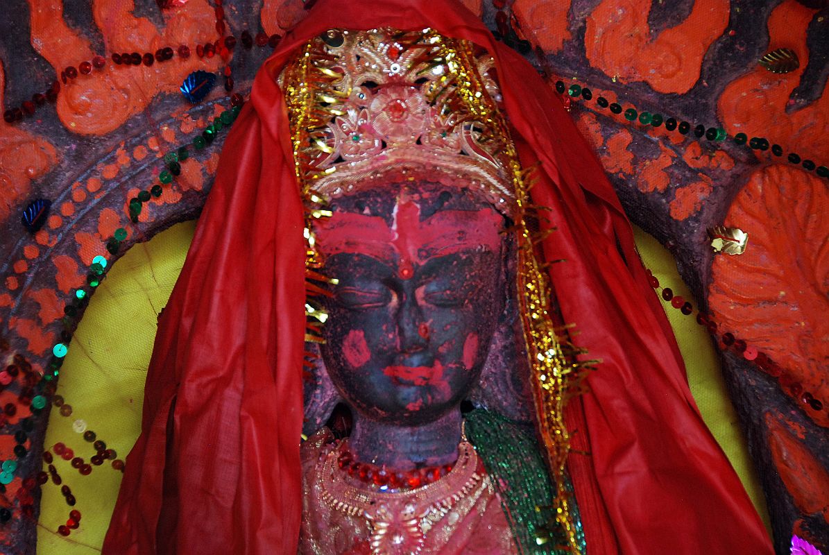 45 Kathmandu Gokarna Mahadev Temple 8C Statue Of Parvati Head Close Up 